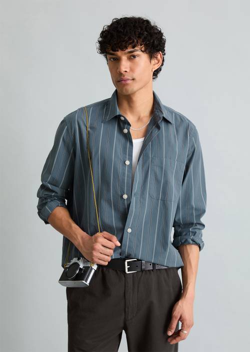 Regular shirt Medium Blue in front view