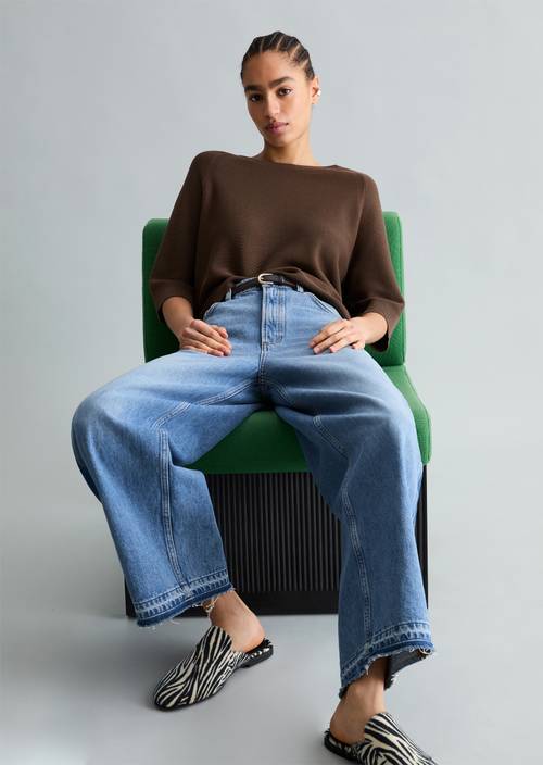 DfC Pullover relaxed Hazelnut Brown in Frontalansicht