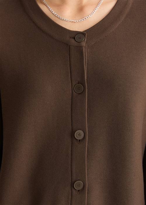 DfC Cardigan relaxed Hazelnut Brown in Detailansicht