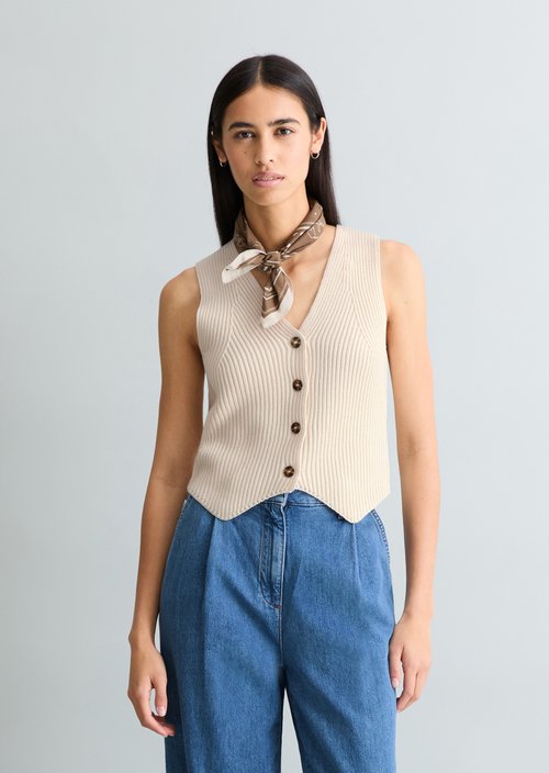 DfC knitted vest regular — Creamy White