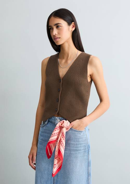 Gilet tricoté DfC regular Hazelnut Brown en vue de face