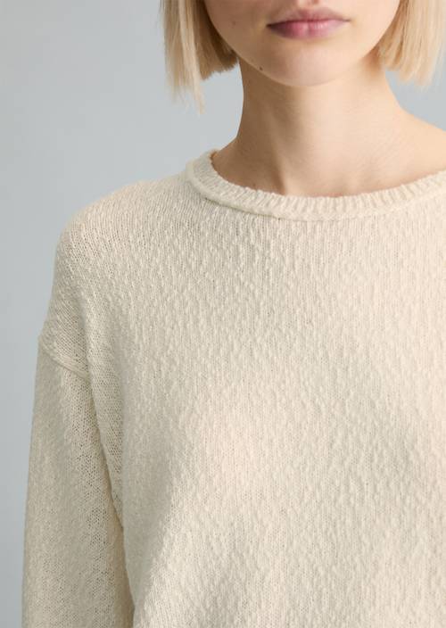 Pull-over regular Creamy White en vue détaillée