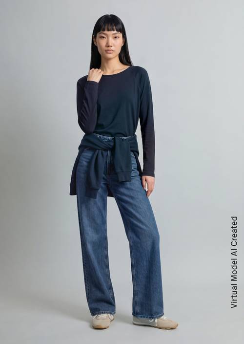 Longsleeve relaxed Blue Depths in Frontalansicht