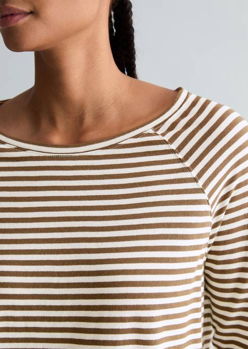 Gestreiftes Longsleeve relaxed Dark Brown in Detailansicht