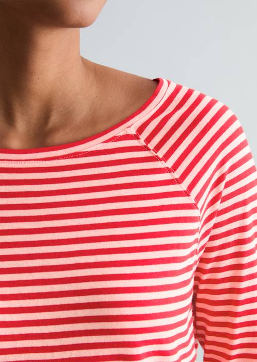 Gestreiftes Longsleeve relaxed Light Red in Detailansicht