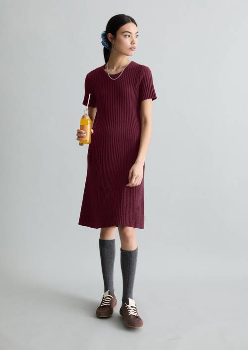 Robe en tricot slim Merlot Red en vue de face