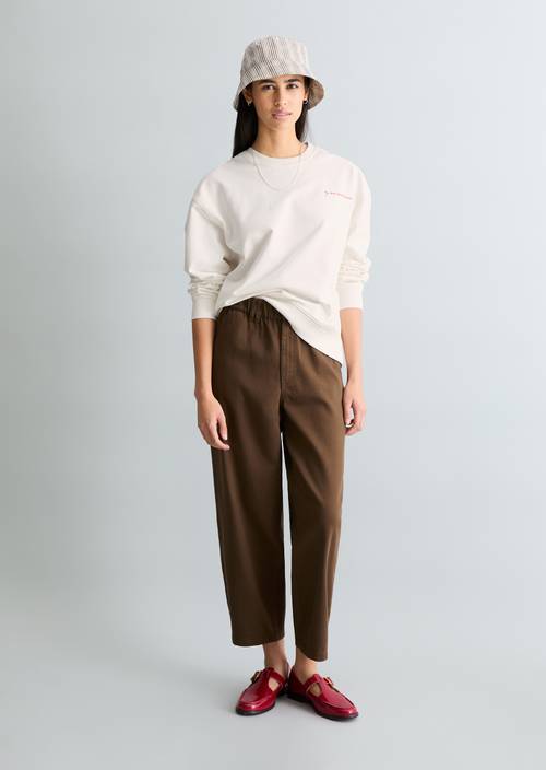 Mikina nadměrné velikosti Silky White v předním pohledu