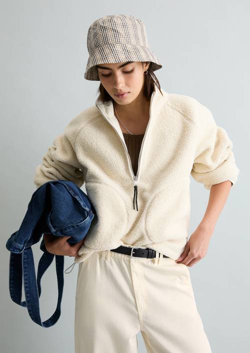 Relaxed teddy sweatshirt Creamy White in vooraanzicht