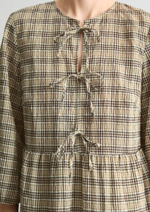 Robe en seersucker relaxed Offwhite en vue détaillée