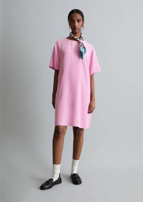 Krótka sukienka o luźnym kroju Pale Bubblegum w widoku z przodu