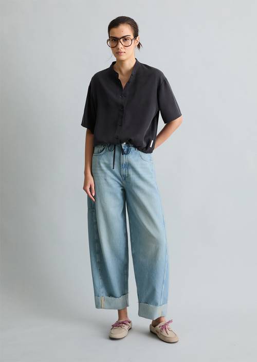 Crop blouse shirt relaxed Blue Depths in front view