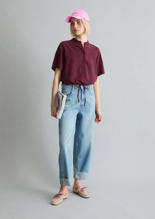 Crop blouse shirt relaxed Merlot Red in front view