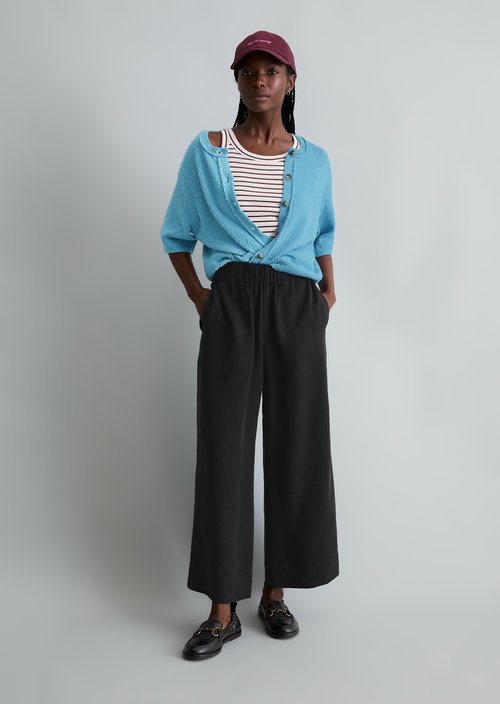 Relaxed pants — Black