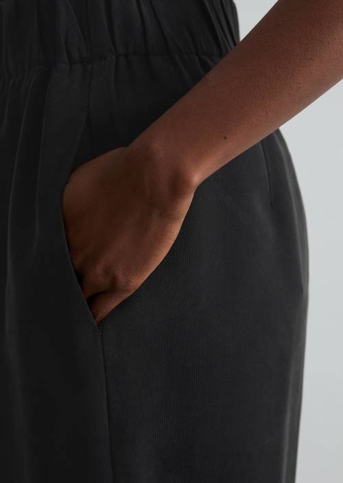 Hose relaxed Black in Detailansicht