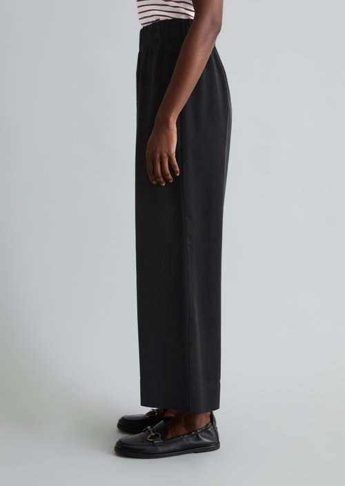 Relaxed pants — Black