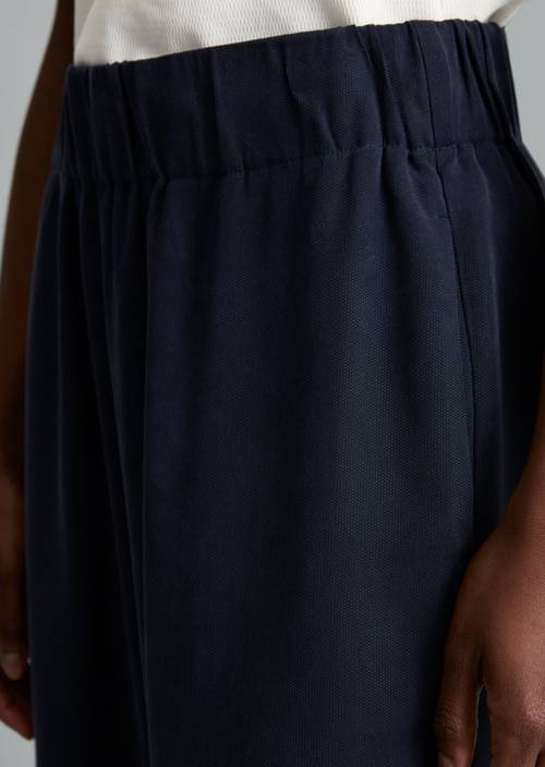 Hose relaxed Blue Depths in Detailansicht