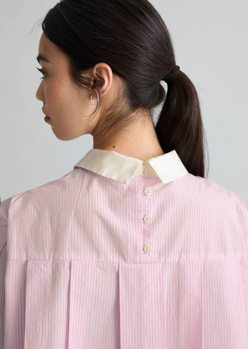 Luźna bluzka w paski Light Pink w widoku szczegółowym