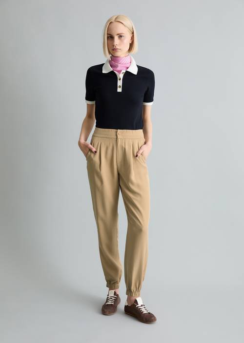 Ontspannen broek Smoky Pine in vooraanzicht