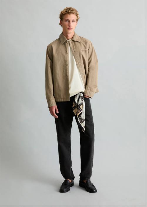 Sobrecamisa de sarga regular Soft Brown en vista frontal