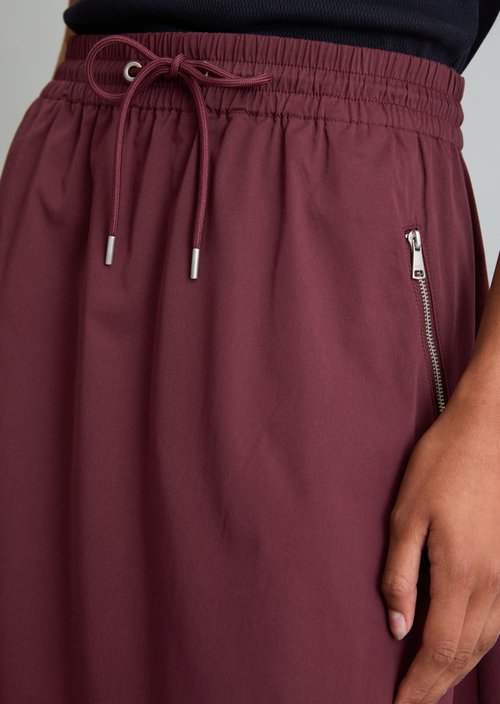Flared skirt — Merlot Red