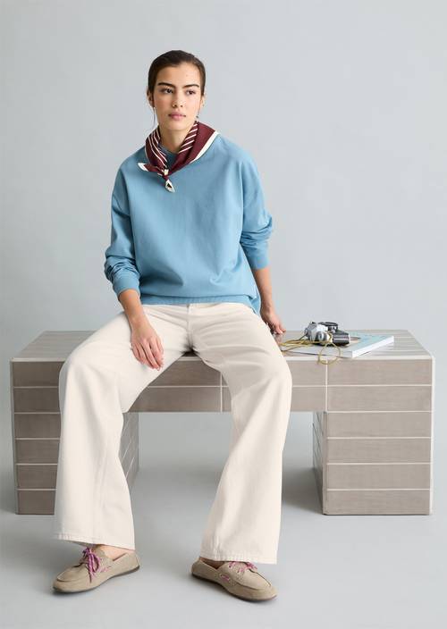 Bluza oversize DfC Blue Dawn w widoku z przodu