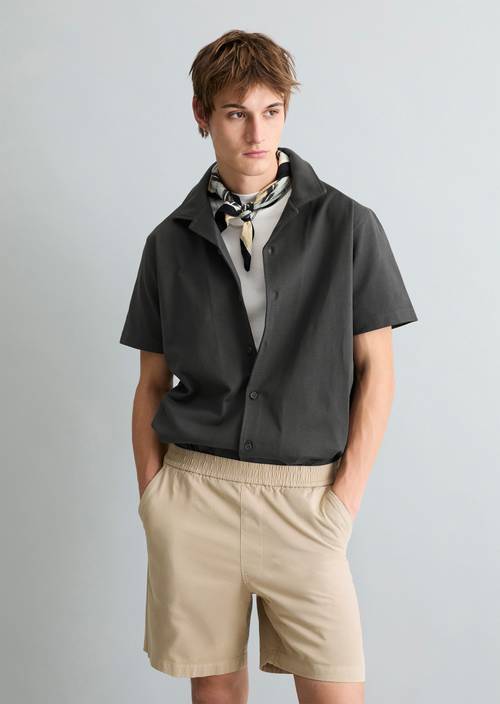 Camiseta DfC oversize Broken Graphite en vista frontal