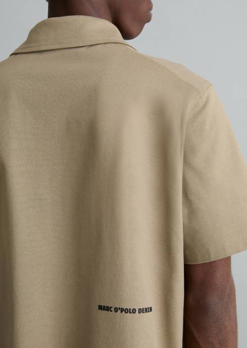 Camiseta DfC oversize Soft Brown en vista detallada