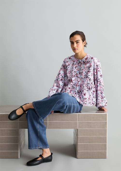 Blusa relajada de arrugas Light Blue en vista frontal