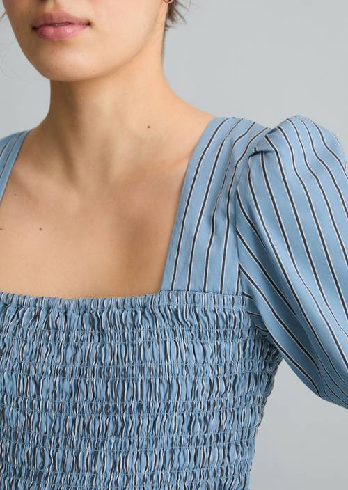 Gestreiftes Kleid Light Blue in Detailansicht