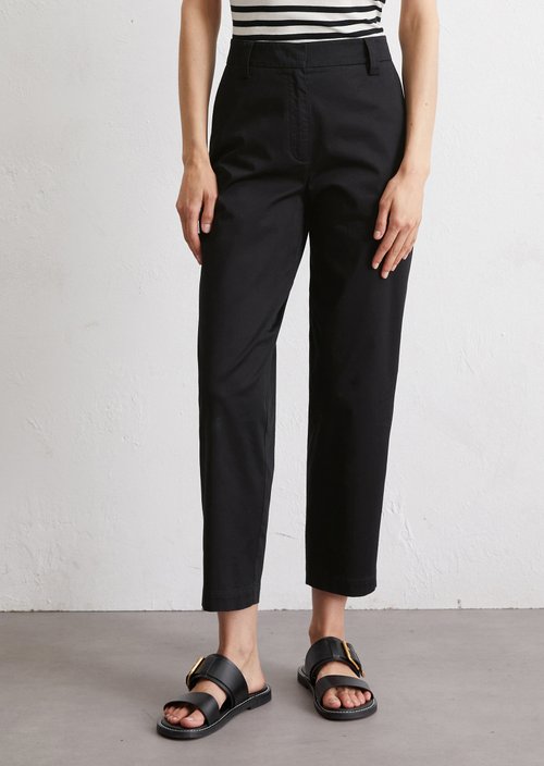 Chino model Kalni tapered — Black