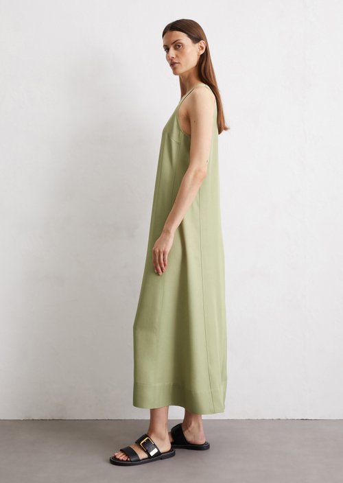 Dress relaxed — Smooth Sage