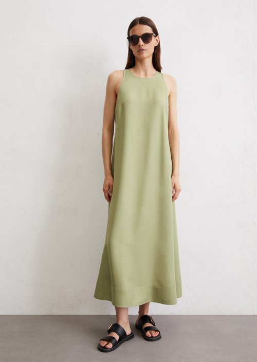 Dress relaxed — Smooth Sage
