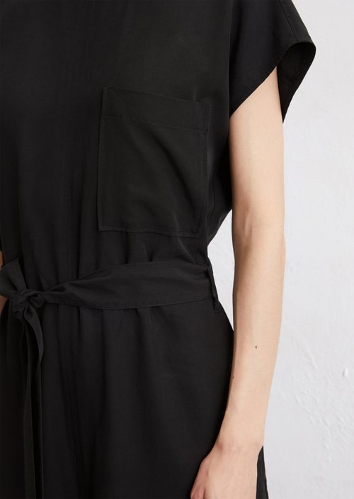 Overall relaxed — Black