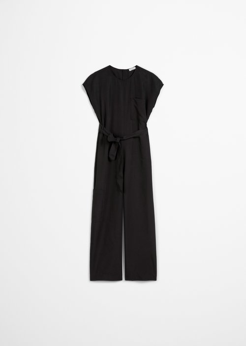 Overall relaxed — Black