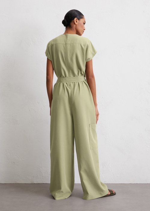 Overall relaxed — Smooth Sage