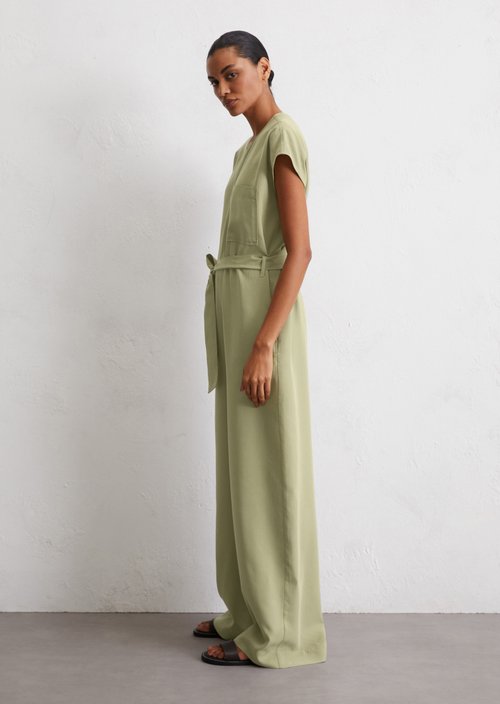 Overall relaxed — Smooth Sage