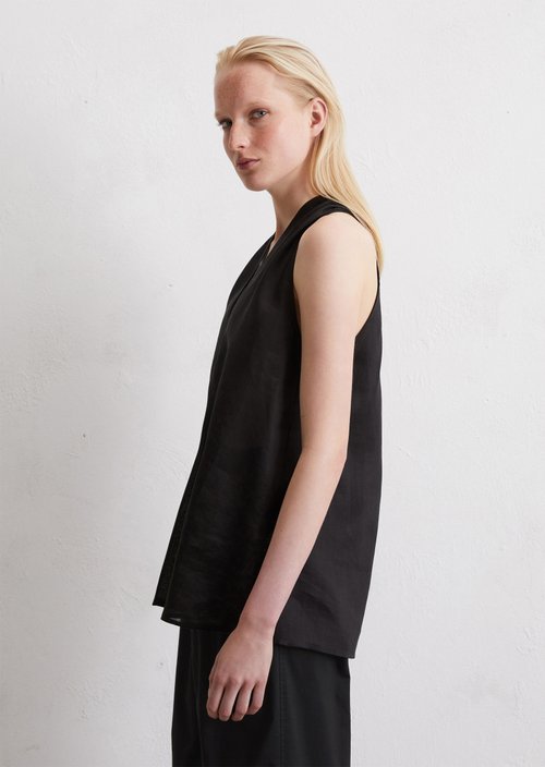 Sleeveless blouse top — Black