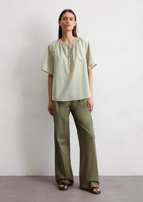 Relaxed short-sleeved blouse — Smooth Sage