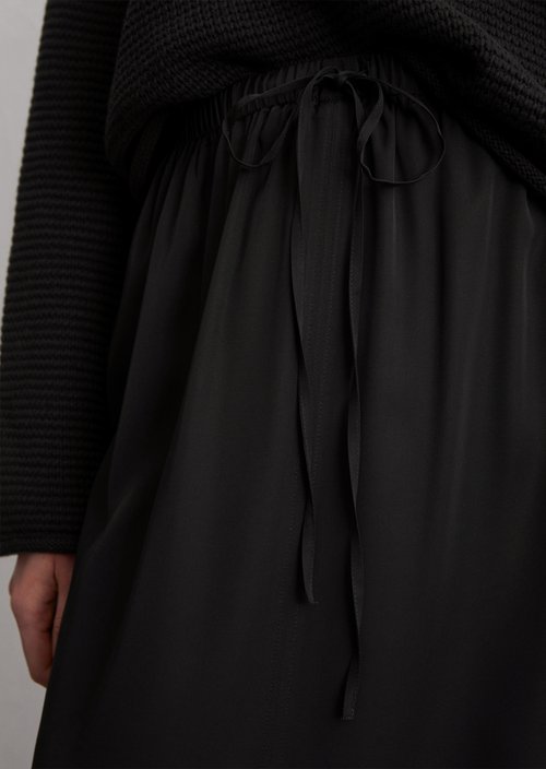 A-line skirt — Black
