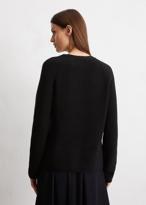 V-neck knitted sweater slim — Black