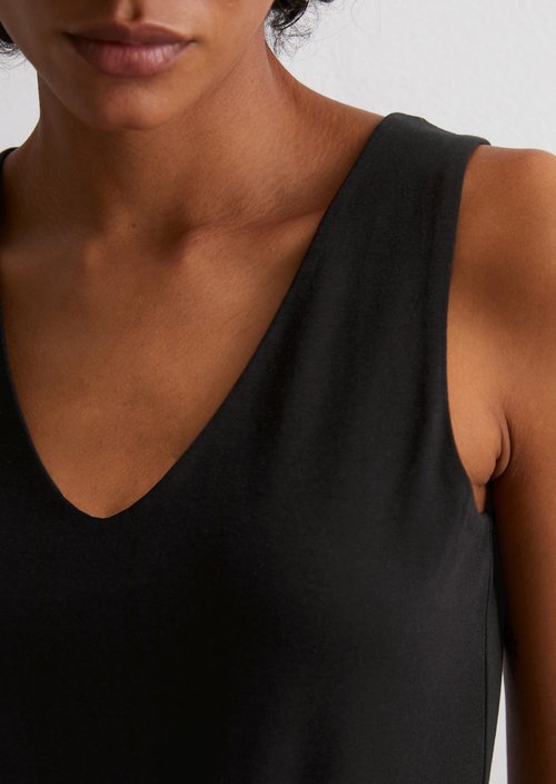 V-neck top slim — Black