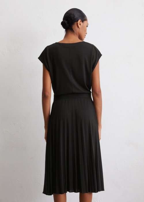 Jersey dress with elastic waist — Black