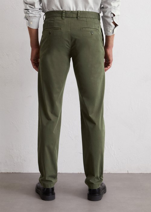 Chino model Osby tapered — Copley Brown (alternate view)