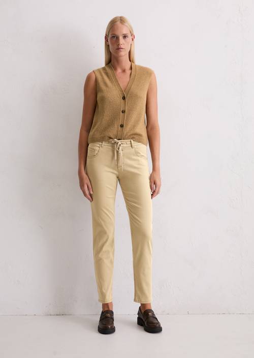 Broek model Theda boyfriend Norse Sand in vooraanzicht