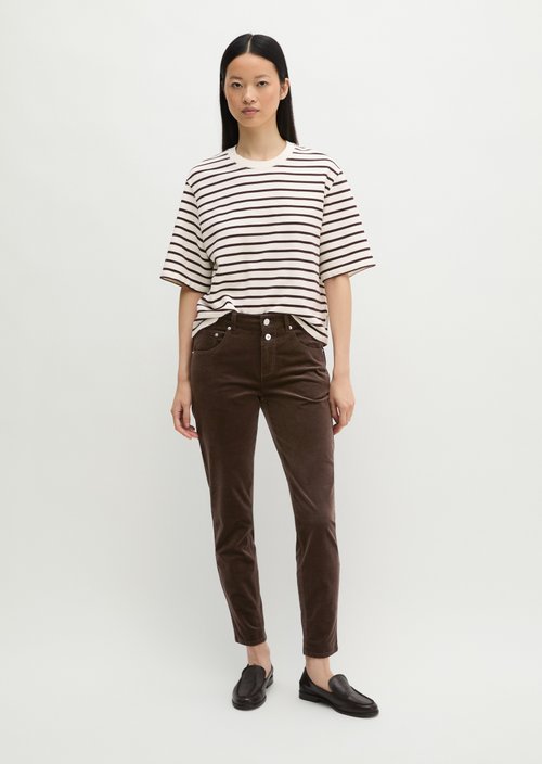 Fine corduroy pants model Theda boyfriend cropped — Burnt Coffee