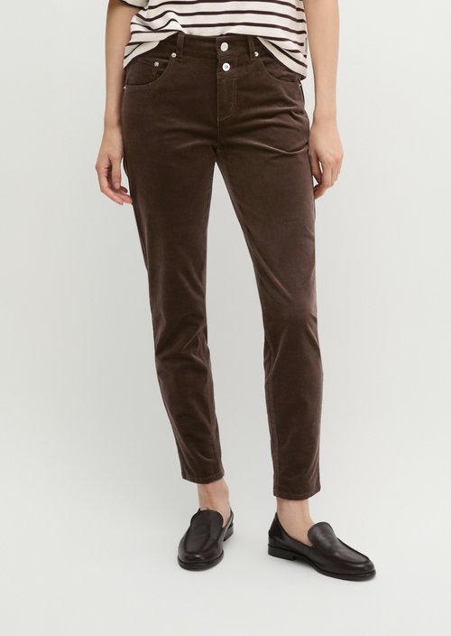 Fine corduroy pants model Theda boyfriend cropped — Burnt Coffee