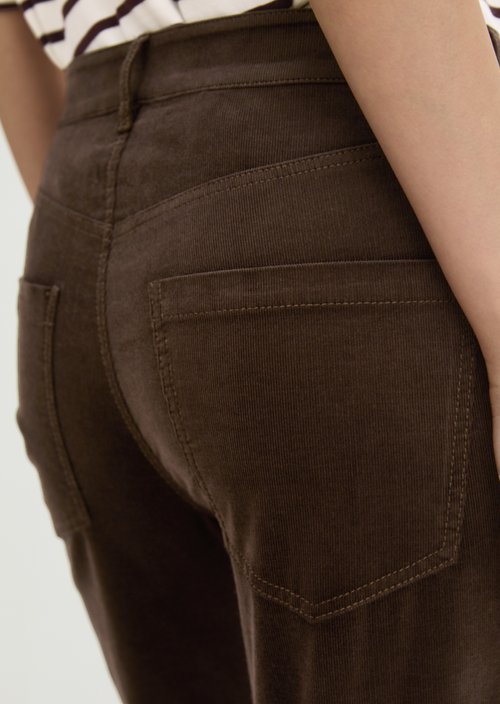 Fine corduroy pants model Theda boyfriend cropped — Burnt Coffee