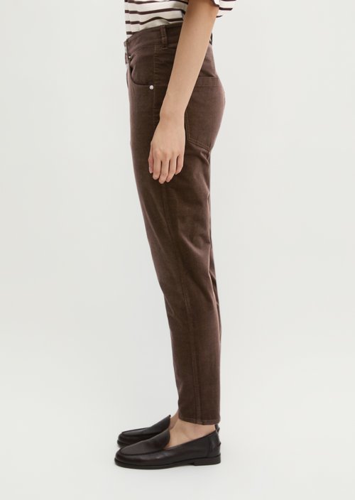Fine corduroy pants model Theda boyfriend cropped — Burnt Coffee