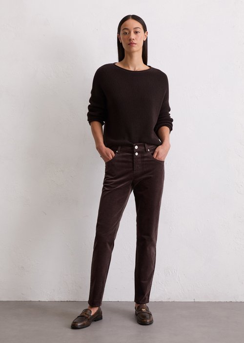 Fine corduroy pants model Theda boyfriend cropped — Dark Coffee