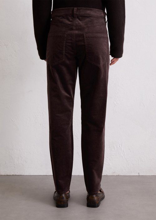 Fine corduroy pants model Theda boyfriend cropped — Dark Coffee